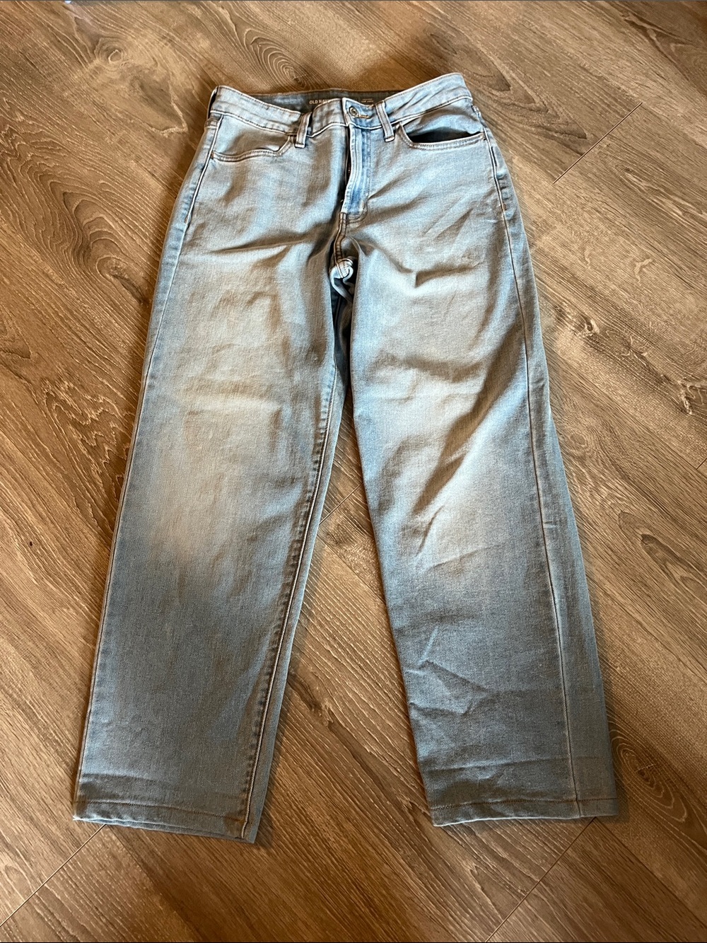 Old Navy women's Light Wash high rise Wow loose jeans. Size 6.
